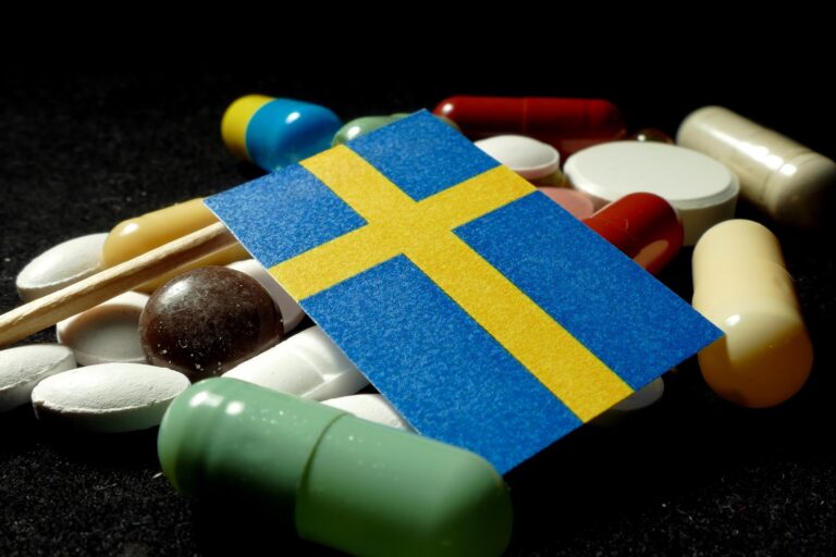 Ruotsin lippu ja lääkkeitä